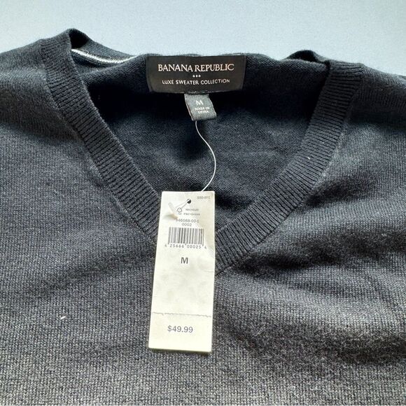 Banana Republic Black Luxe Sweater Collection V-Neck Size Medium NWT - Picture 3 of 7